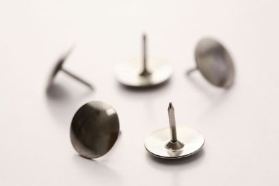 Beispielbild zum Thema Schmerz > Reissnägel