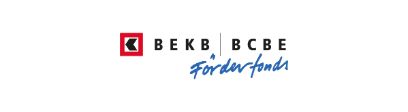 Logo der Berner Kantonalbank, BEKB | BCBE mit dem blauen Zusatz "Förderfonds" in Handschrift unter den schwarzen Buchstaben.