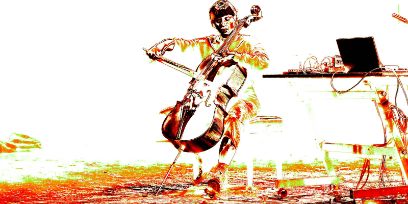 Symbolbild für die Veranstaltung «Echi di un Combattimento» in verschiedenen Gelb- und Rottönen sowie Weiss