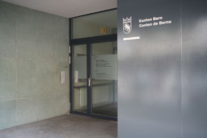 Der Eingang der Jugendanwaltschaft Berner Jura und Seeland in Biel