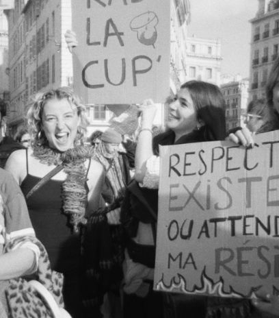 Internationaler Frauentag, Maria Schibli mit Plakaten und mit anderen Frauen