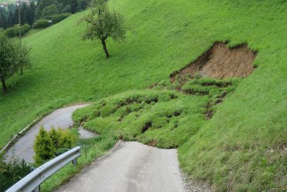 Shallow landslides are a common natural hazard in Switzerland. They cause considerable damage every year.