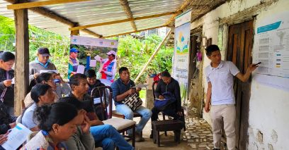 Discussion of forecast and measures to be taken between farmers, IDEAM and the University of Cauca. Image credits: IDEAM 2024.