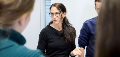 Technologien und inter- sowie transprofessionelle Ansätze in der Neurorehabilitation