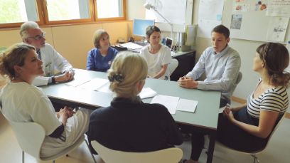 Interprofessionelles Rundtischgespräch mit den Eltern