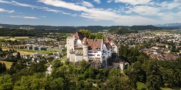 Es ist die Stadt Lenzburg zu sehen, in der die Fachtagung Citelligent 2020 stattgefunden hat.